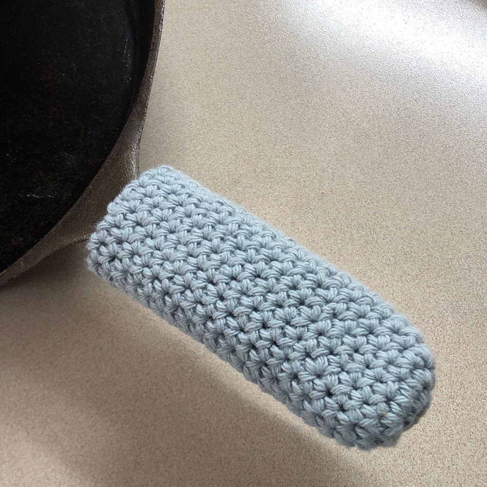 Lite grey  Crochet cast iron pan handle holder100% cotton yarn, double thick